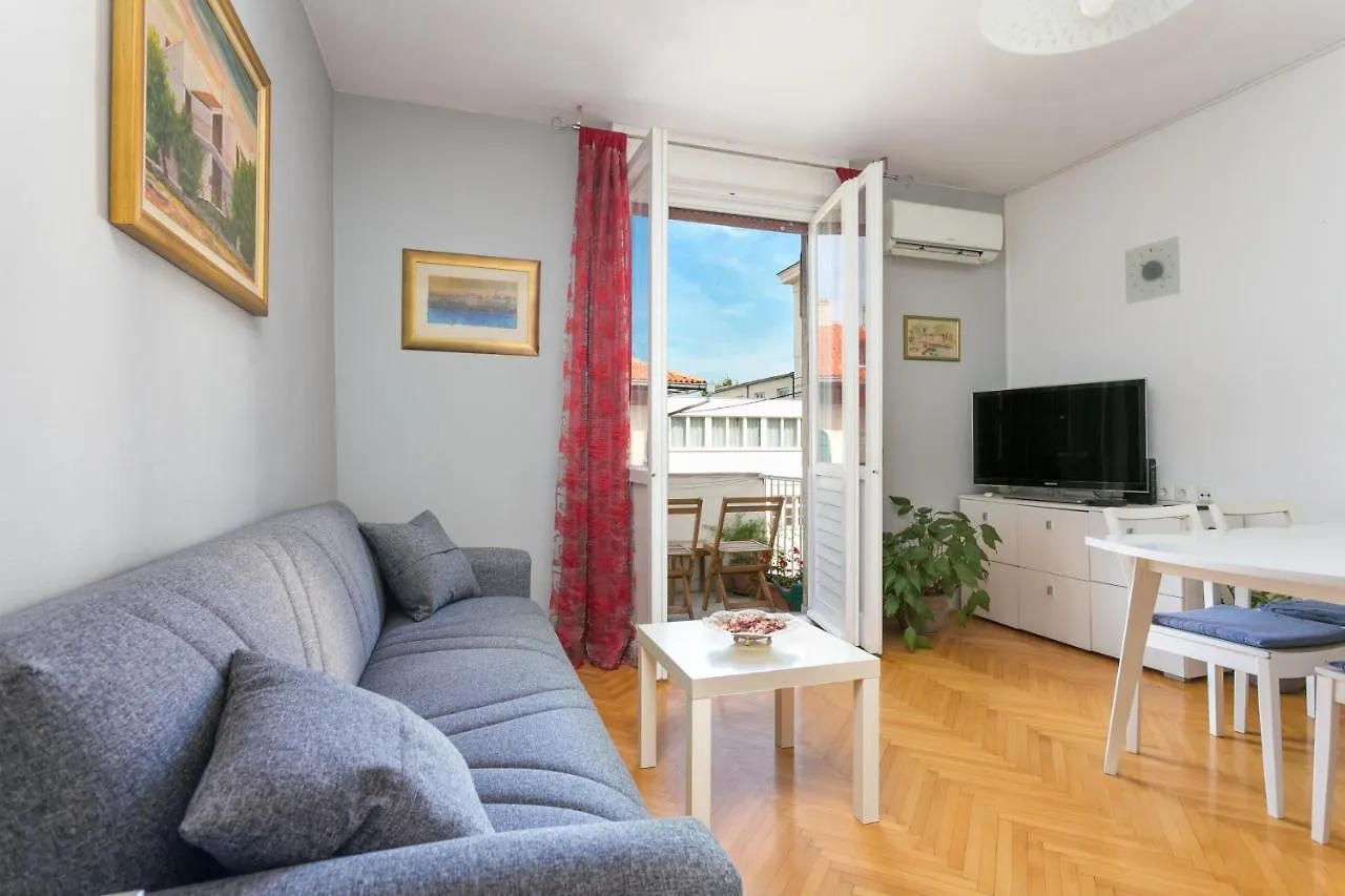Apartments With Wifi Split - 21345
